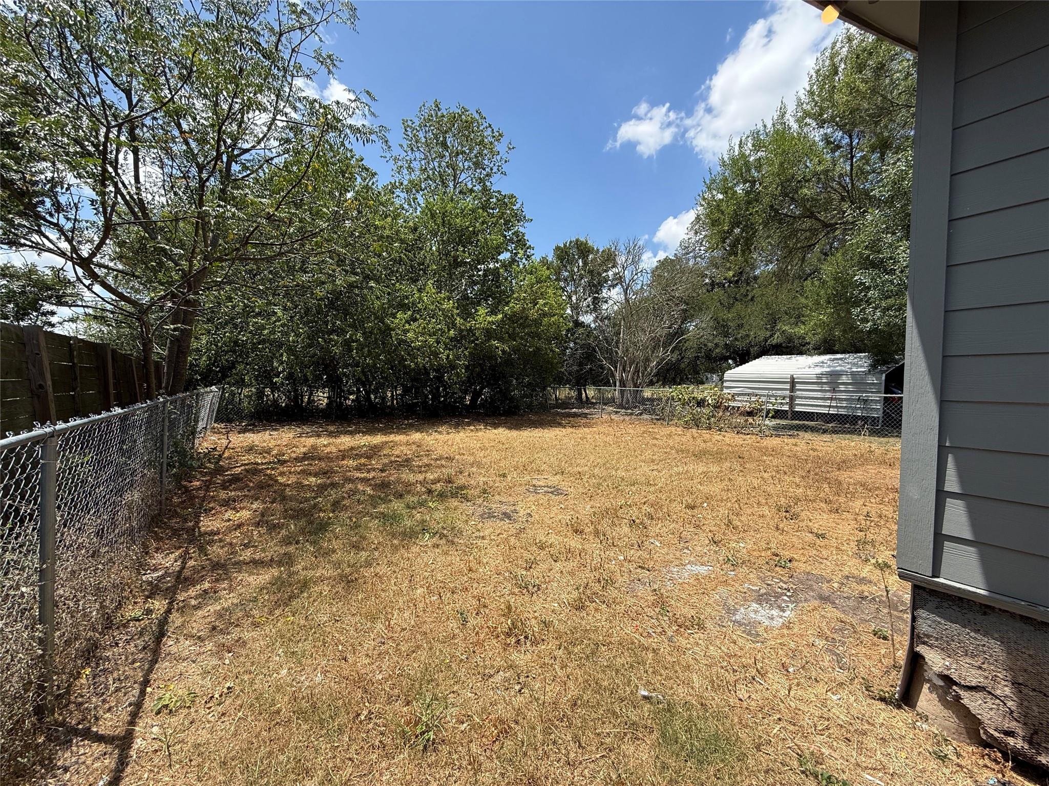 1009 Alex St #b Property Photo 9