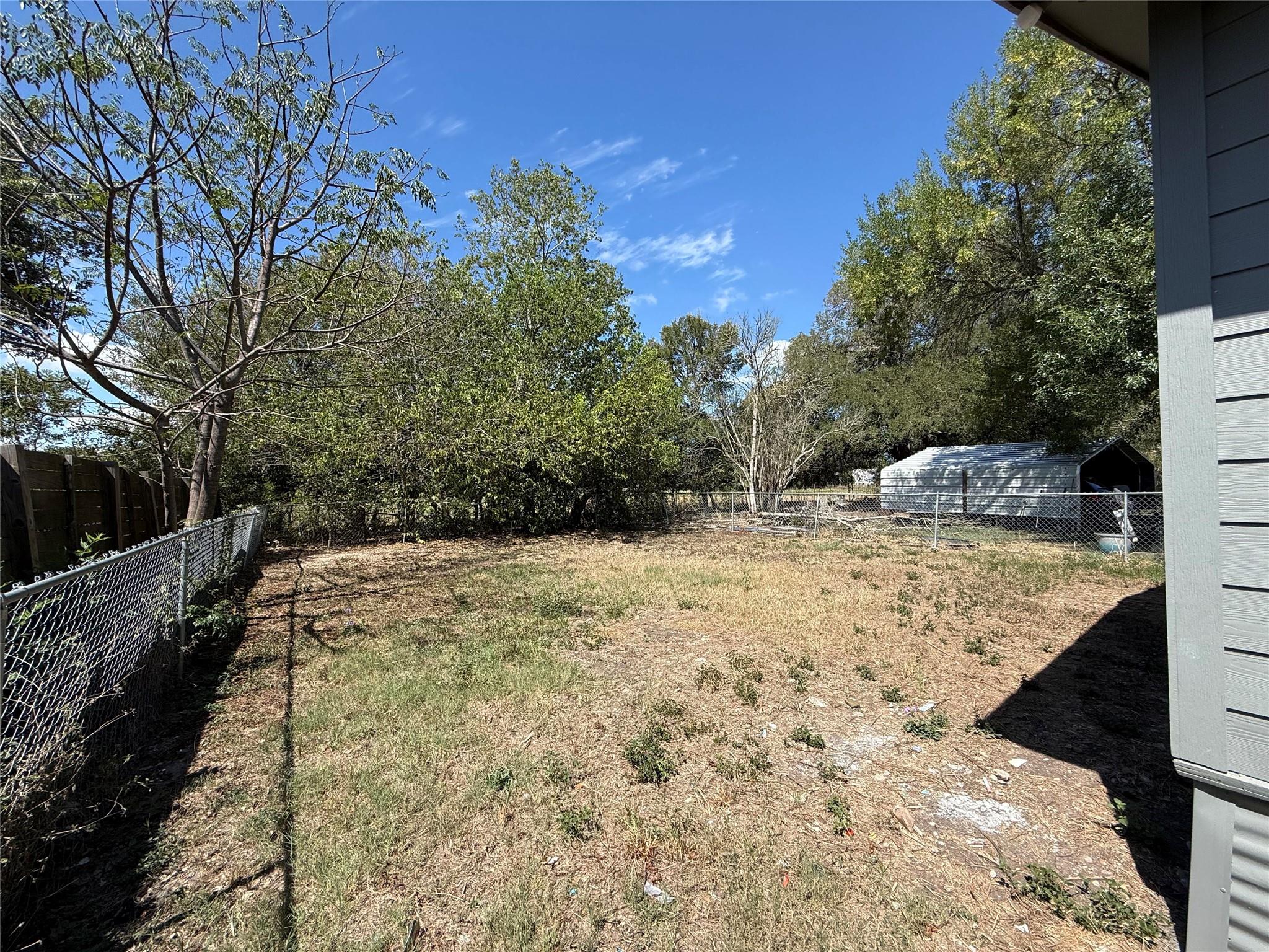 1009 Alex St #b Property Photo 10