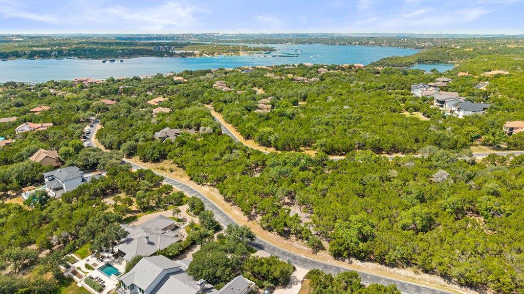 17609 Regatta View Dr Property Photo 4