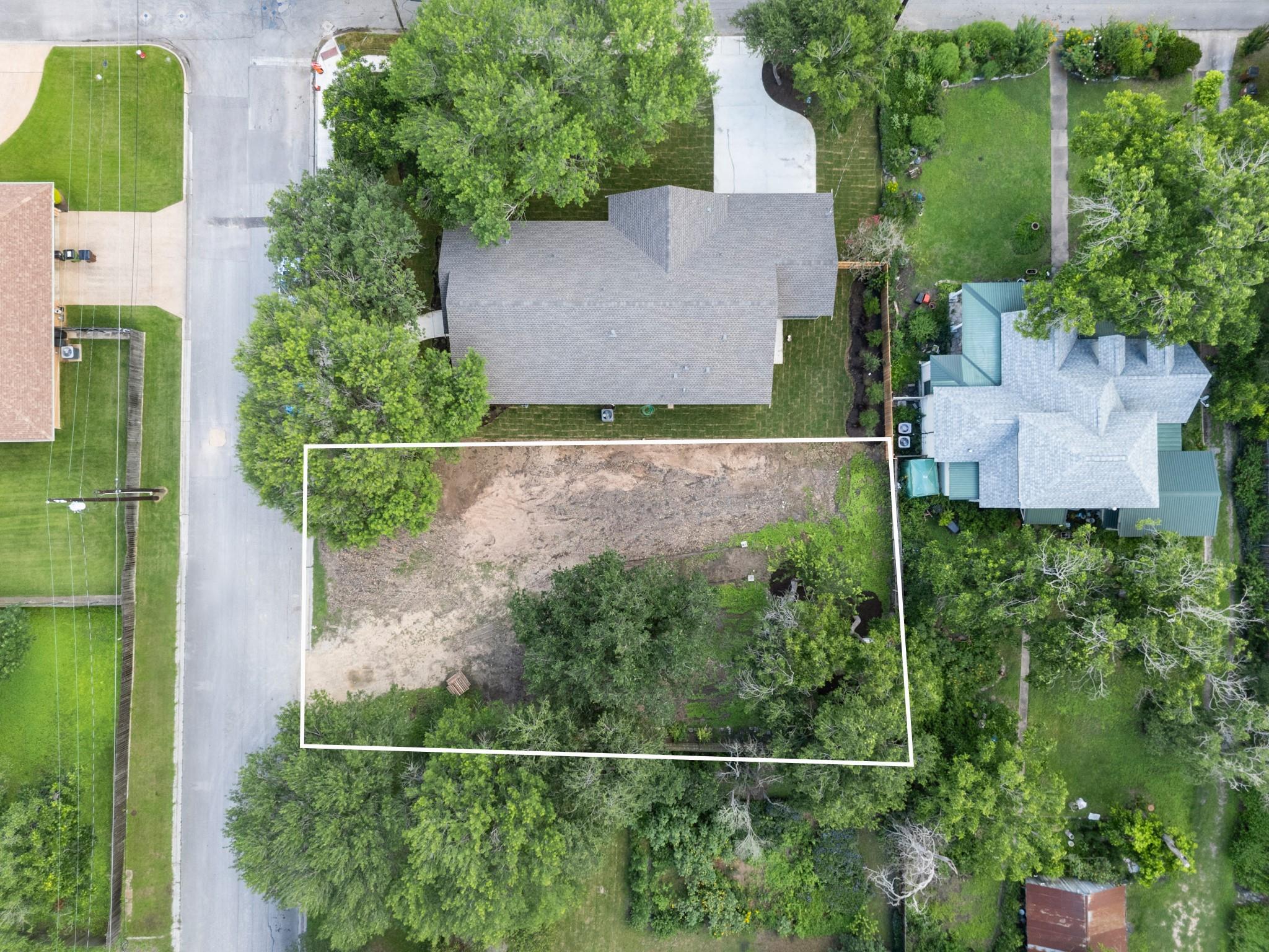 610 Cibilo St Property Photo 1