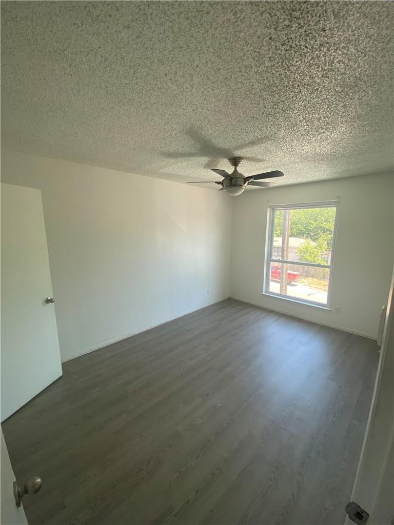 2401 Manor Rd #207 Property Photo 6