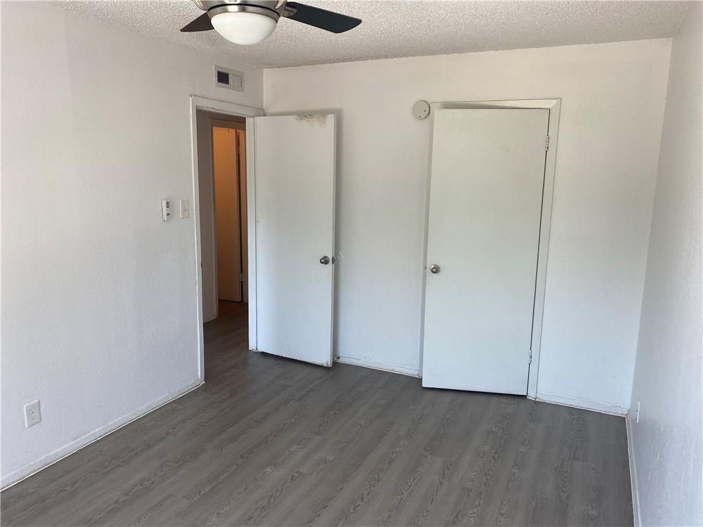 2401 Manor Rd #207 Property Photo 8