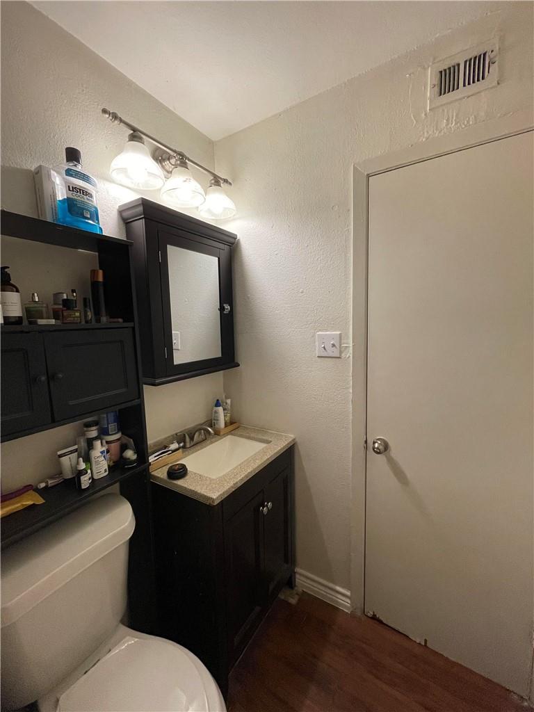 2401 Manor Rd #207 Property Photo 10