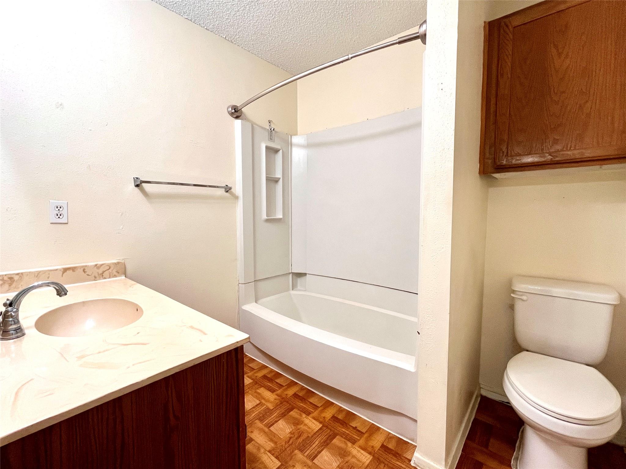 2802 Aftonshire Way Way #a Property Photo 7