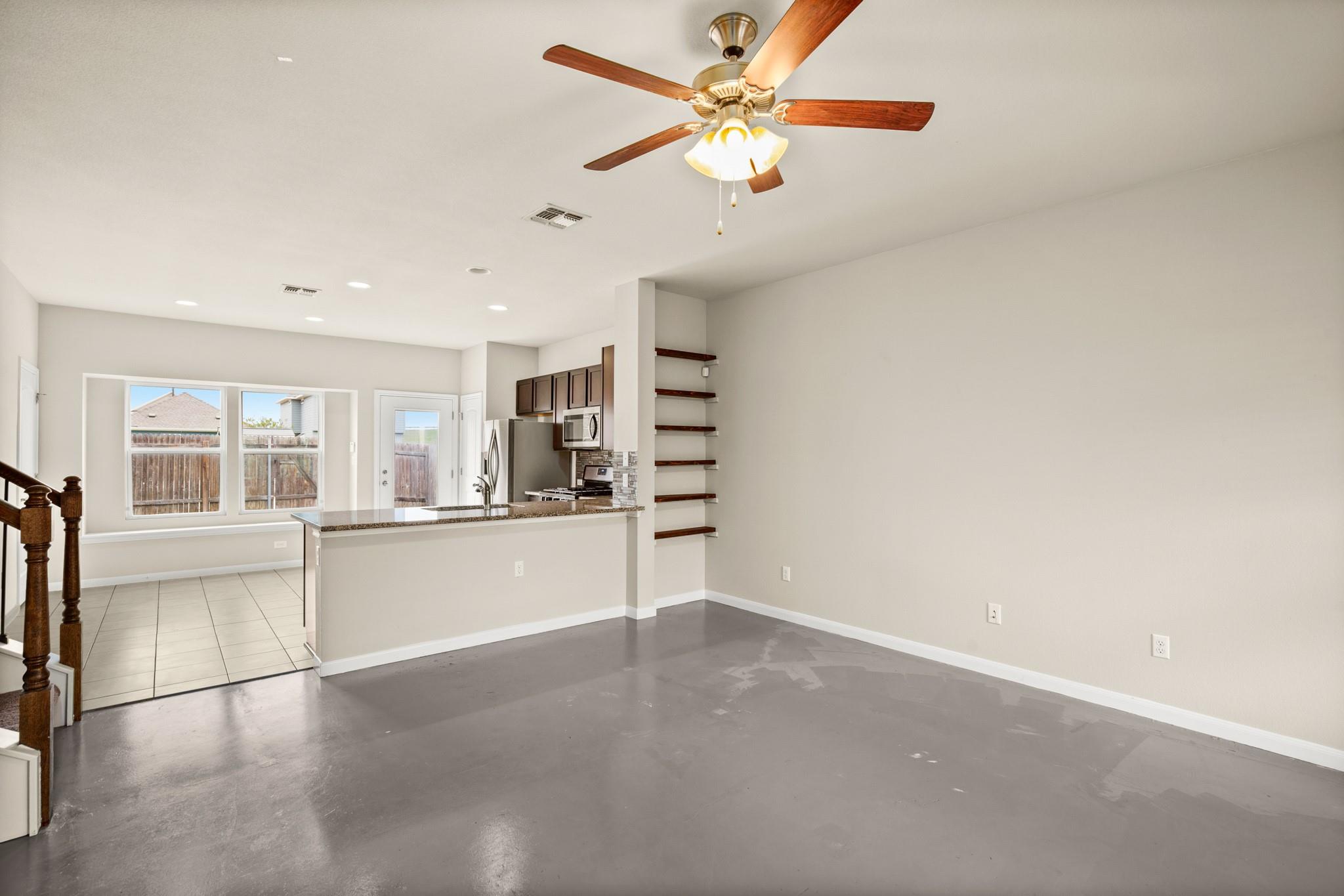 1006 Sand Post Pl Property Photo 3