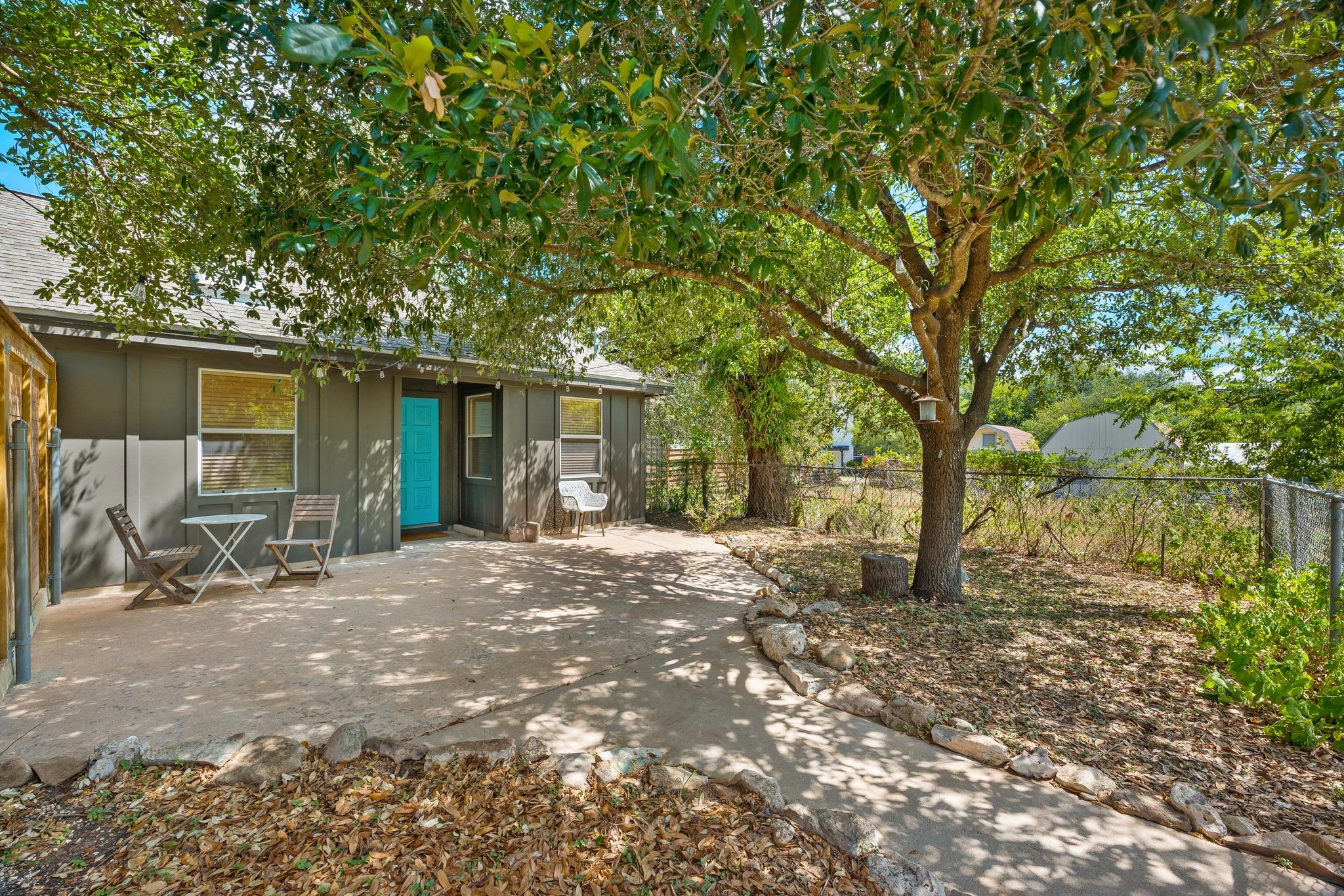 1601 West Ln Property Photo 4
