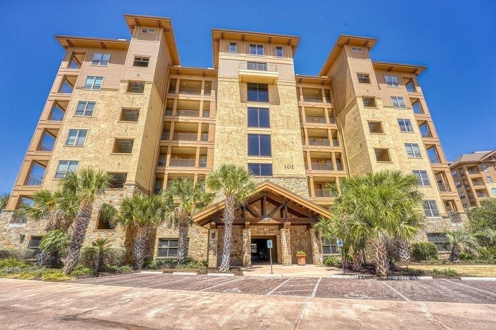 101 West Bank 43 Property Photo 1