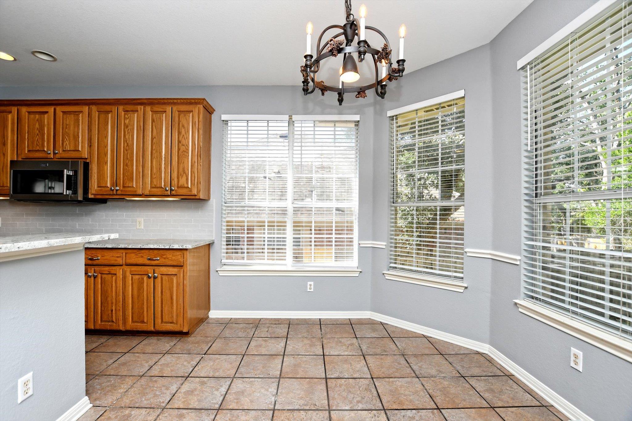 9934 Barbrook Dr Property Photo 8