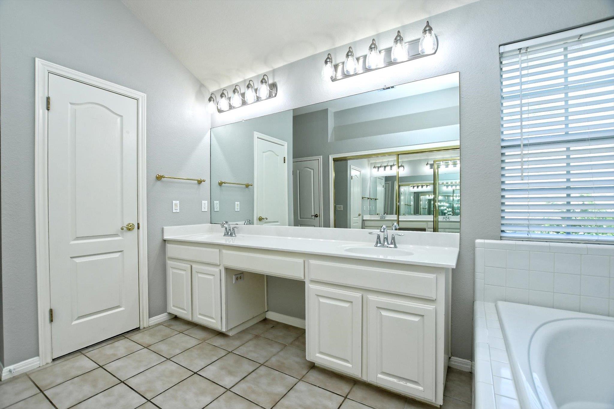 9934 Barbrook Dr Property Photo 23