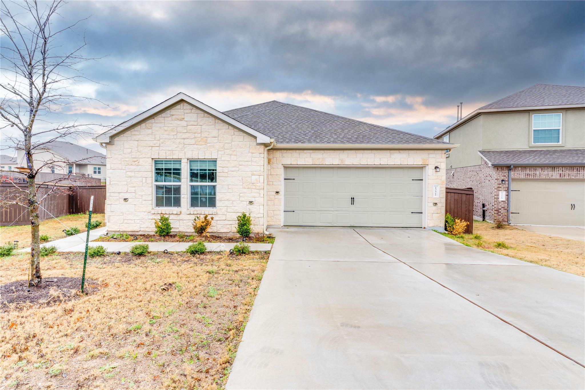 1221 Toyah Dr Property Photo