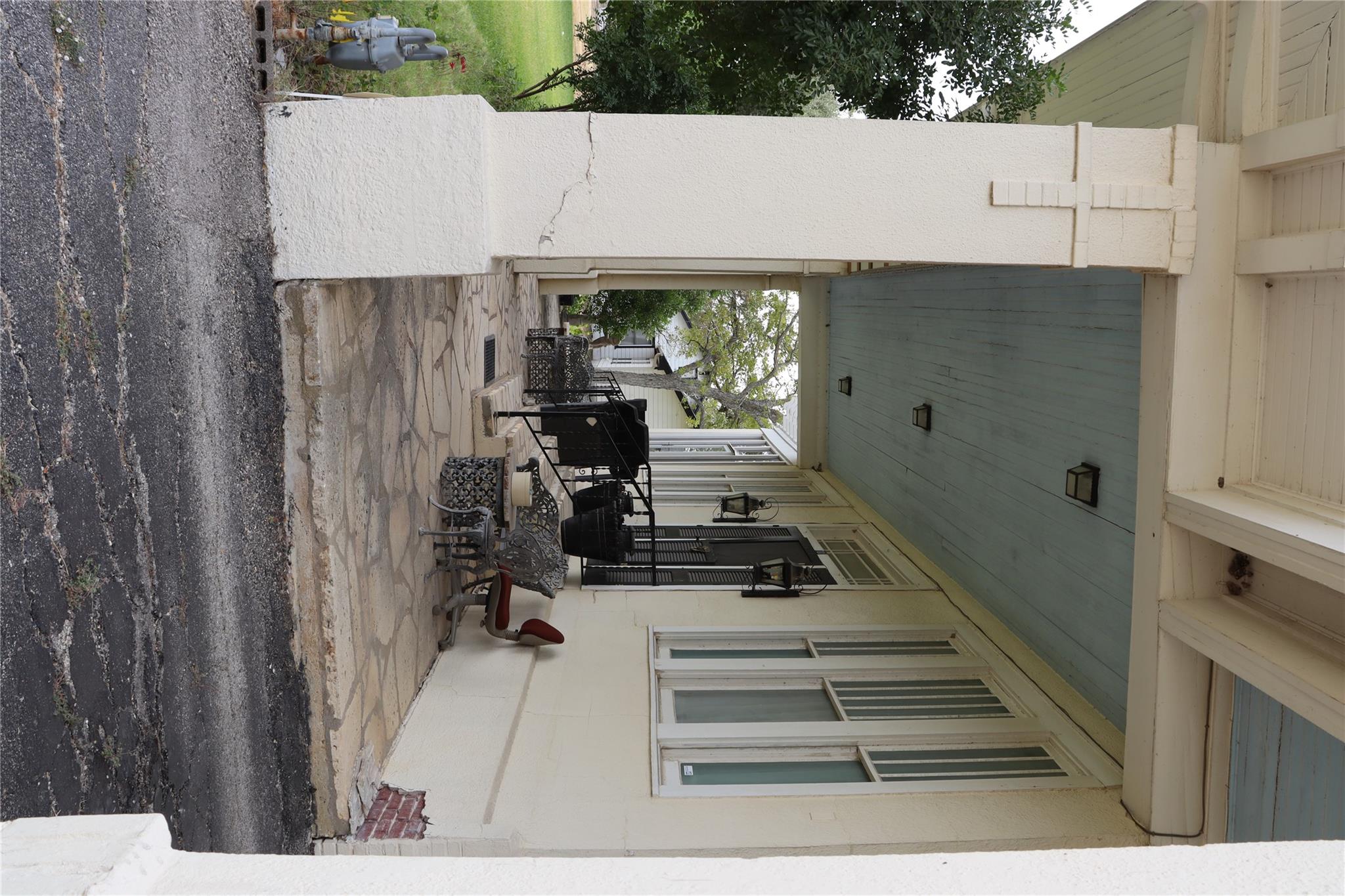 701 Sloan St Property Photo 6
