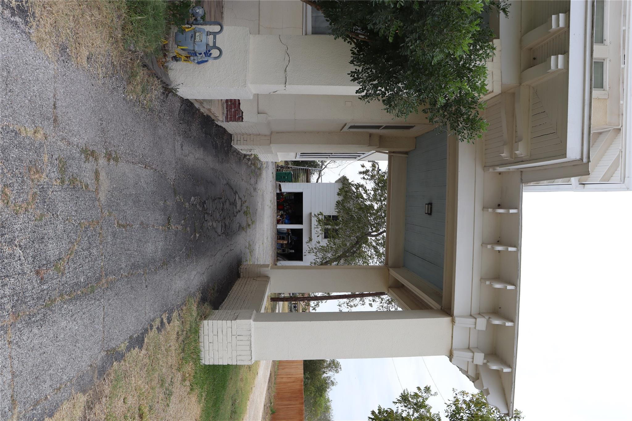 701 Sloan St Property Photo 7