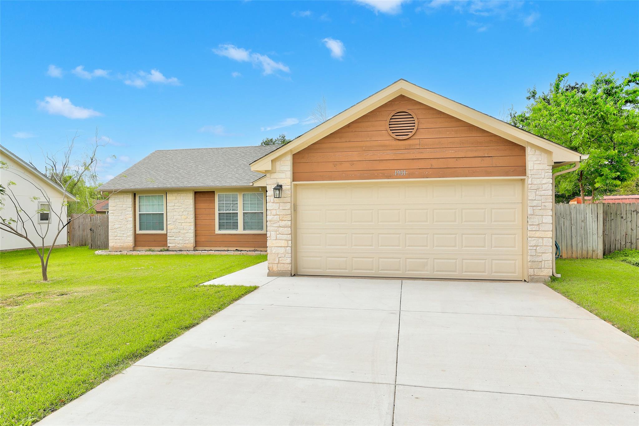 1901 Prairie Star Ln Property Photo 1