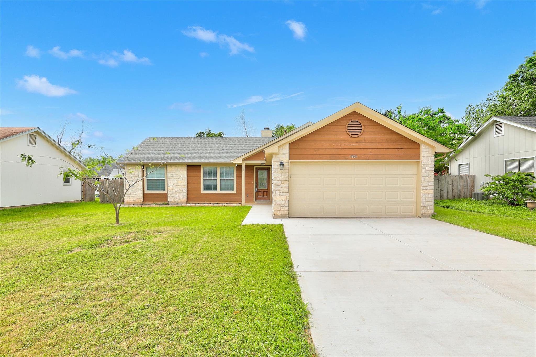 1901 Prairie Star Ln Property Photo 2
