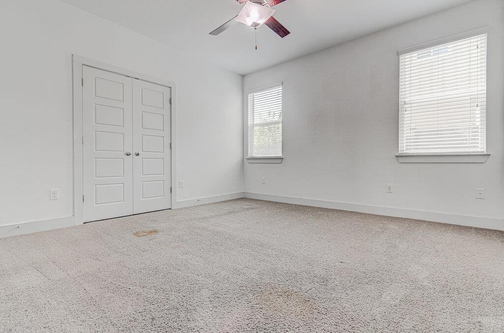 2117 Maxwell Ln Property Photo 13