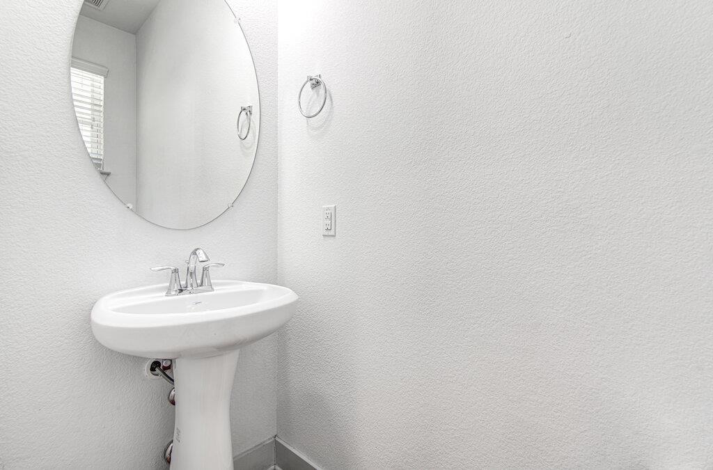 2117 Maxwell Ln Property Photo 15