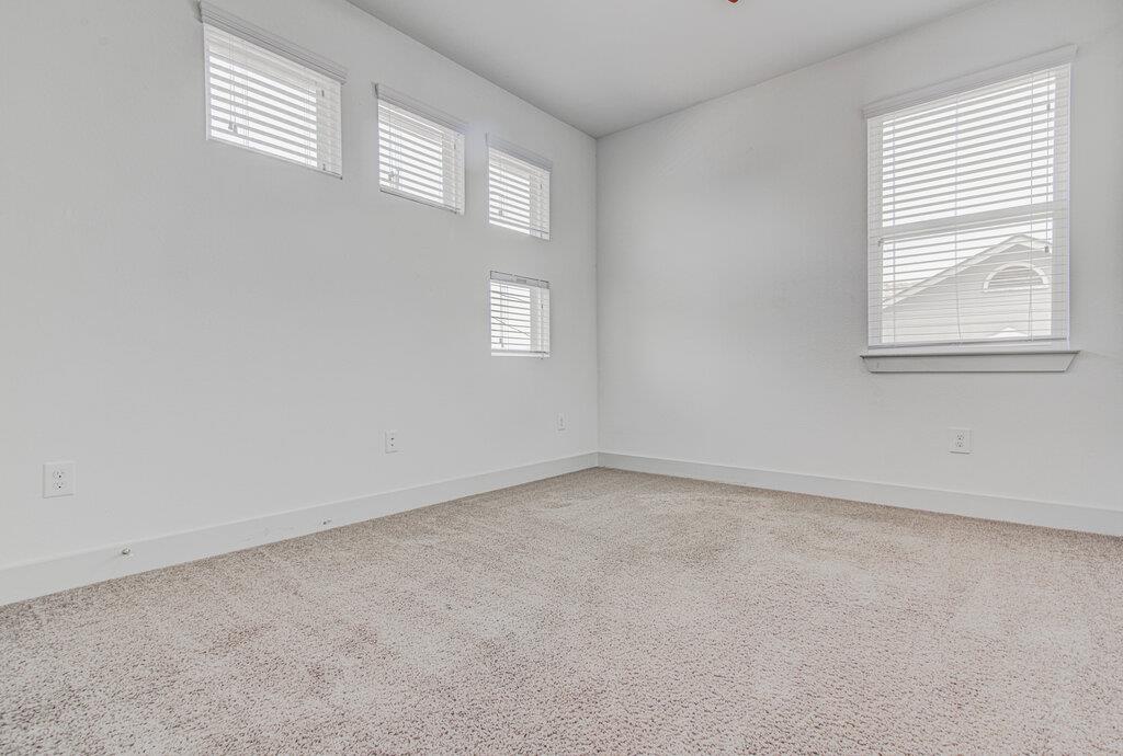 2117 Maxwell Ln Property Photo 21