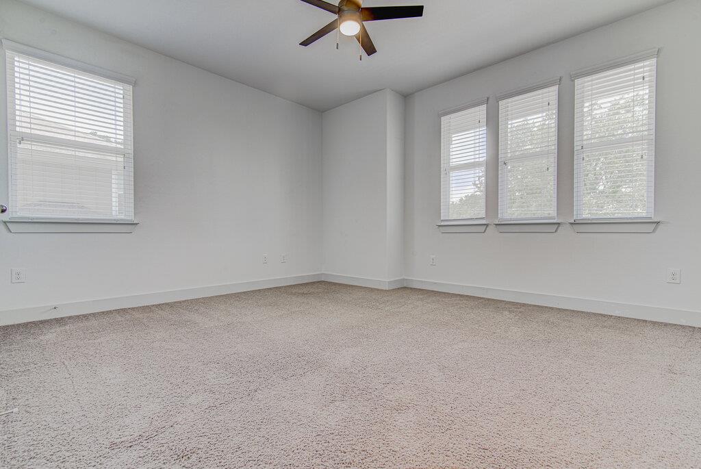 2117 Maxwell Ln Property Photo 24