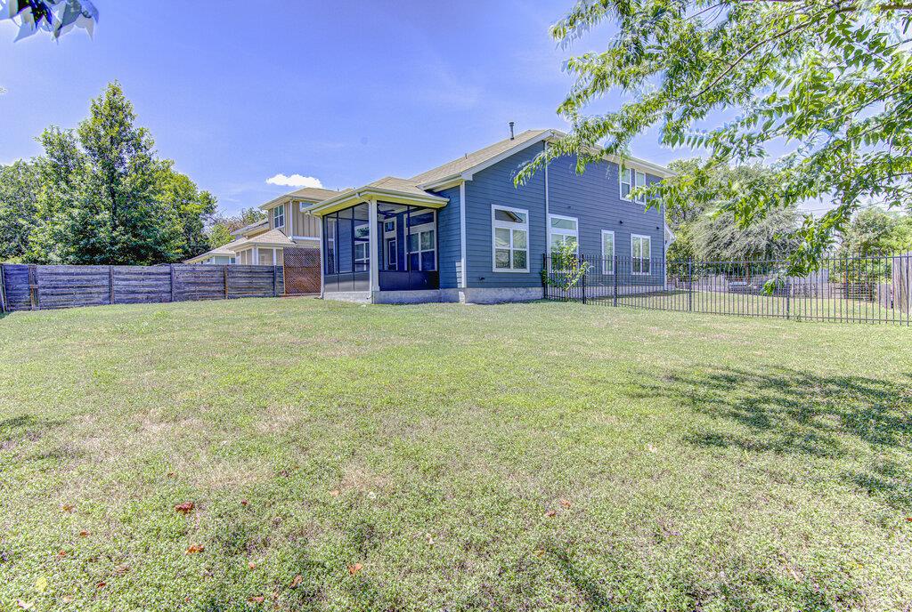 2117 Maxwell Ln Property Photo 29