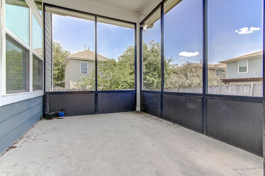 2117 Maxwell Ln Property Photo 32