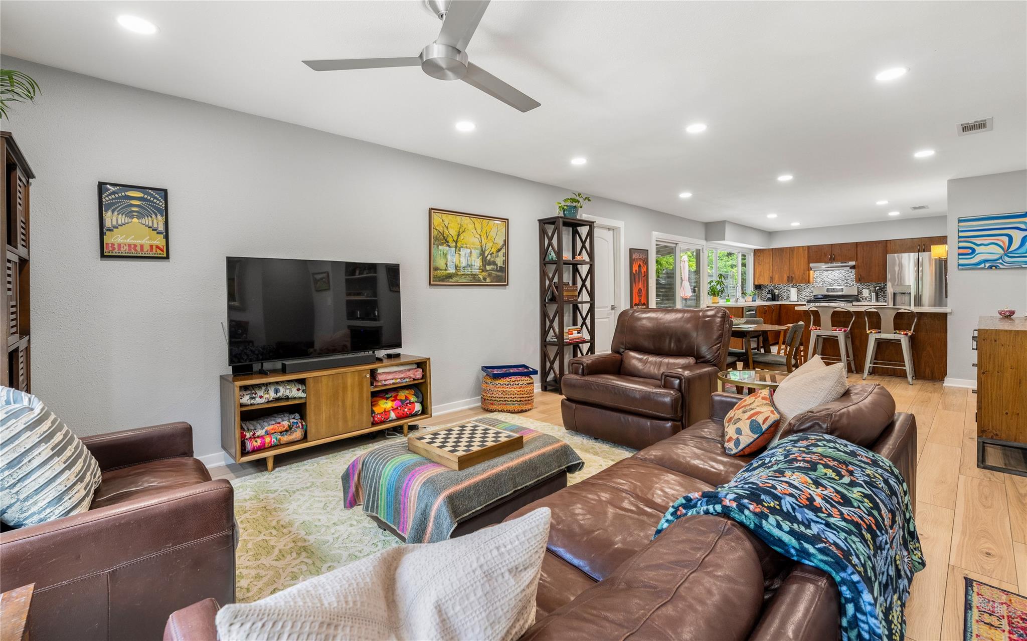 5637883 Property Photo 2