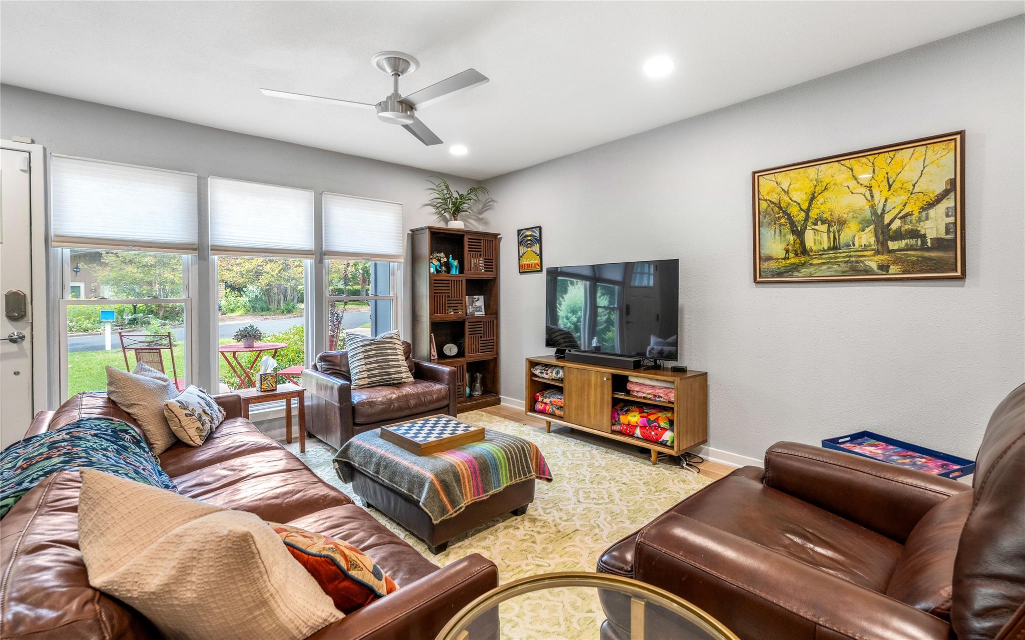 5637883 Property Photo 3