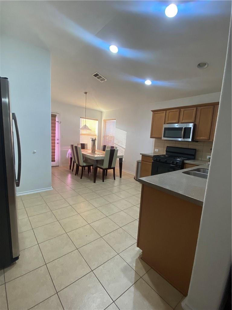3400 Barksdale Ln Property Photo 2