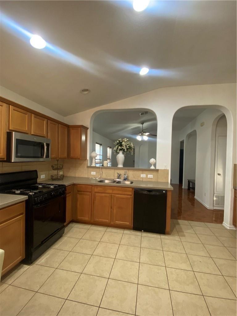 3400 Barksdale Ln Property Photo 3