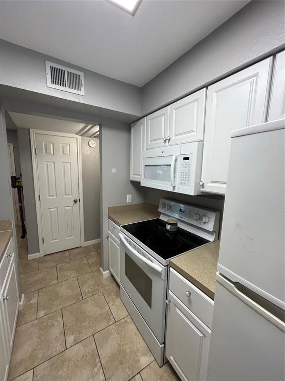 1705 Crossing Pl #131 Property Photo 2