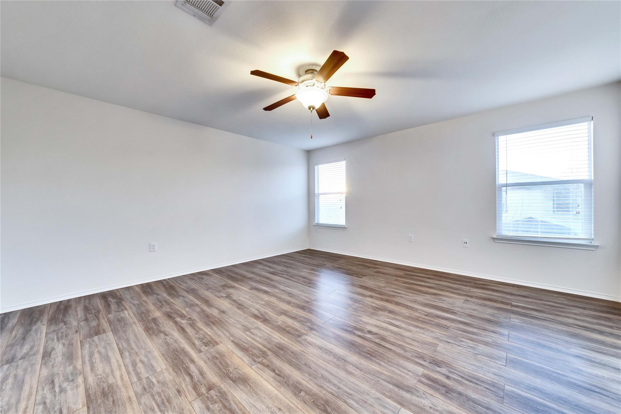 9004 Bird Brook Ln Property Photo 12
