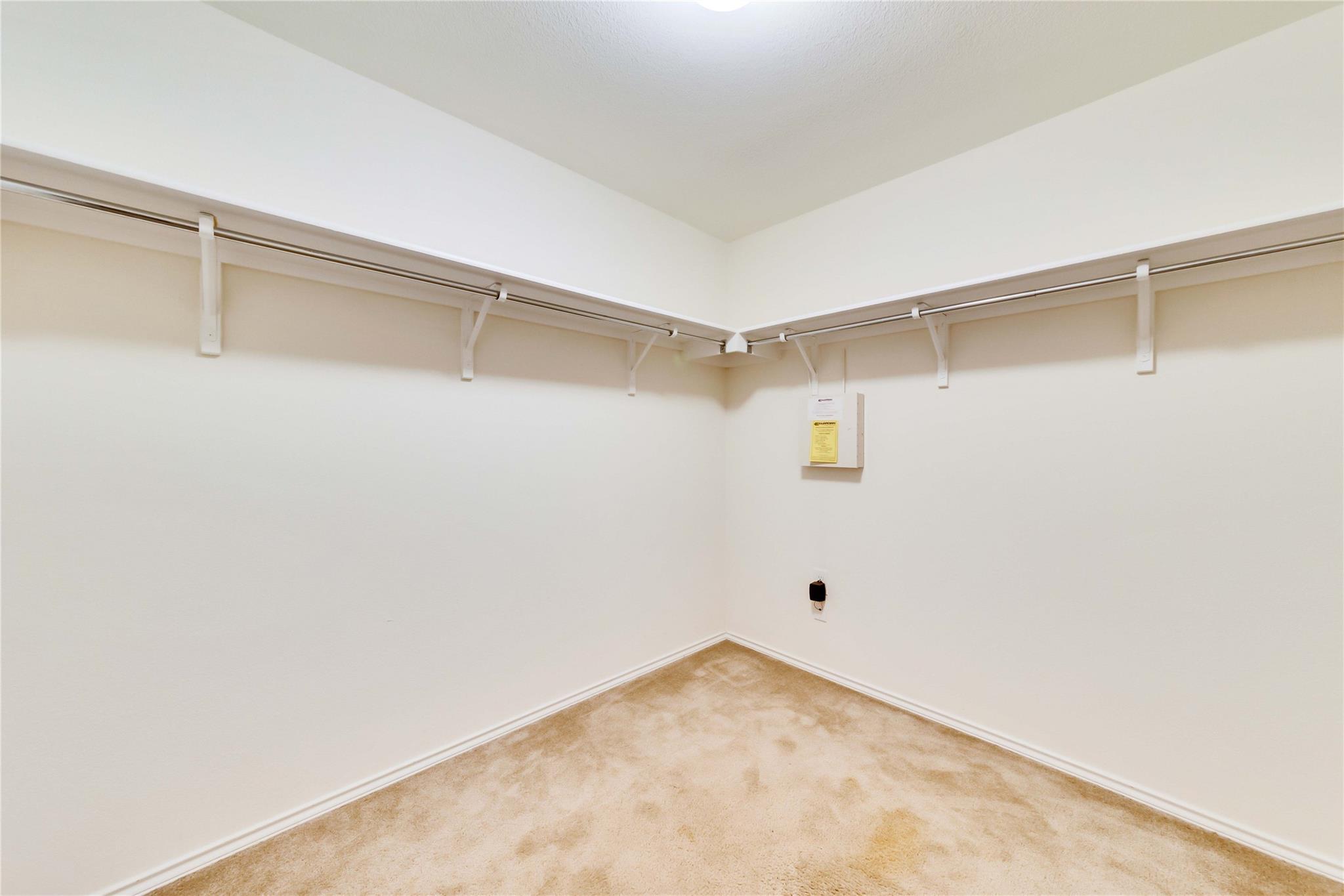 9004 Bird Brook Ln Property Photo 15