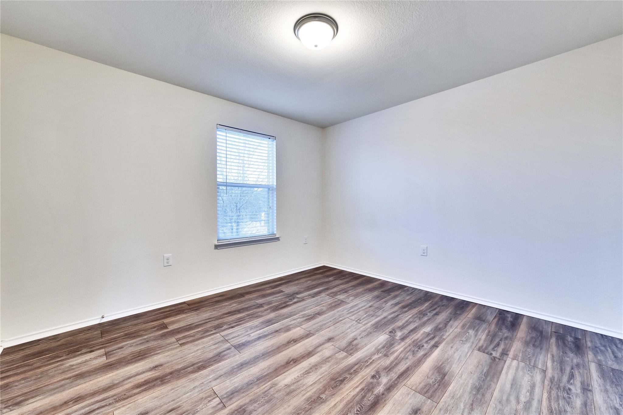 9004 Bird Brook Ln Property Photo 17