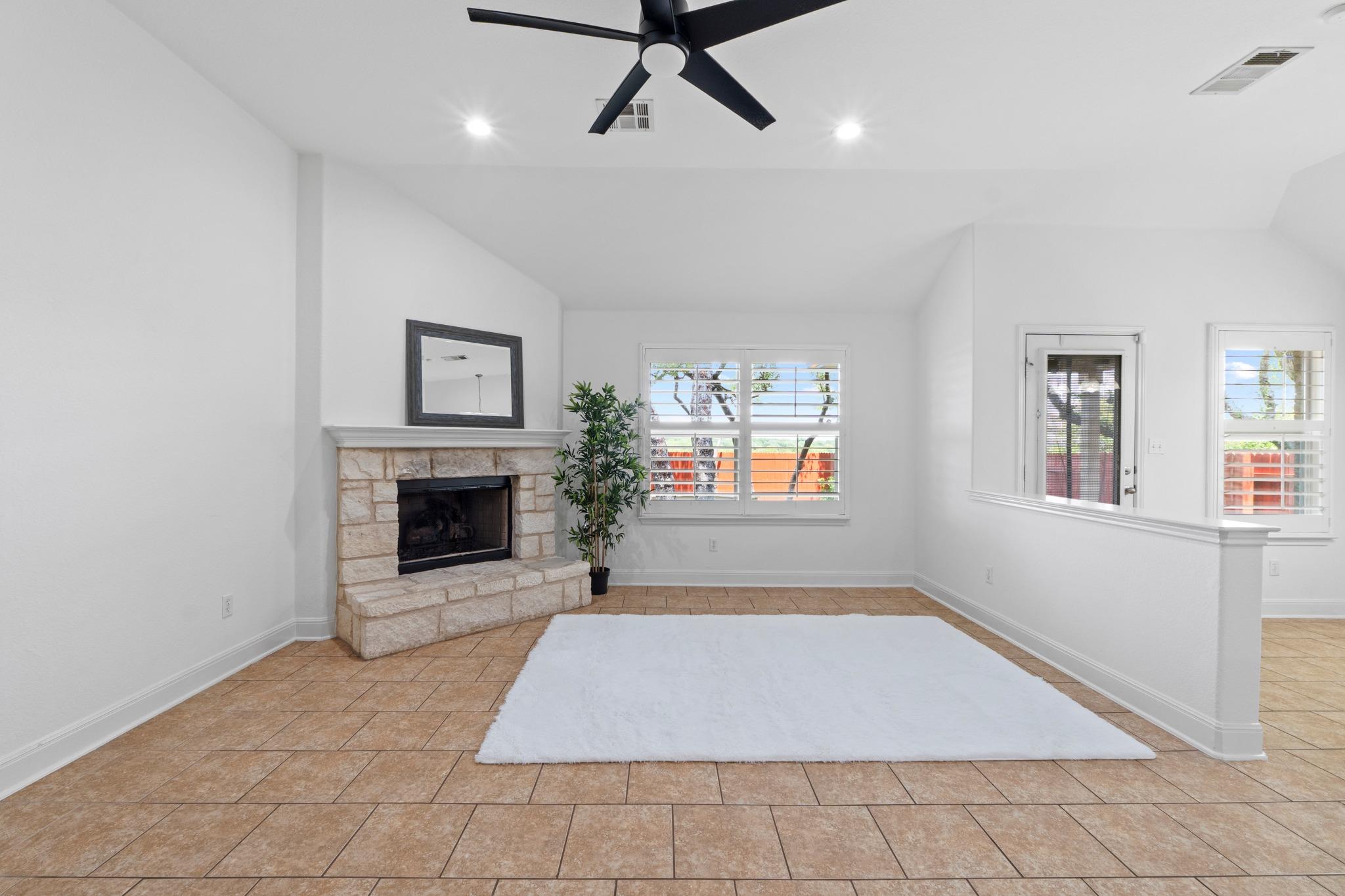 700 Walsh Hill Trl Property Photo 2