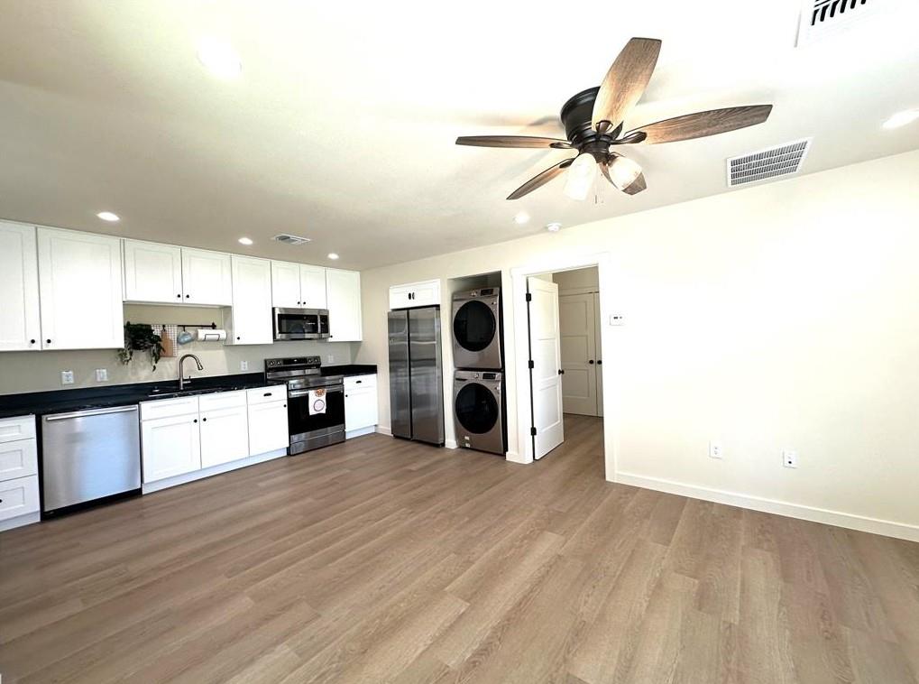 515 E 39th St #2 Property Photo 3