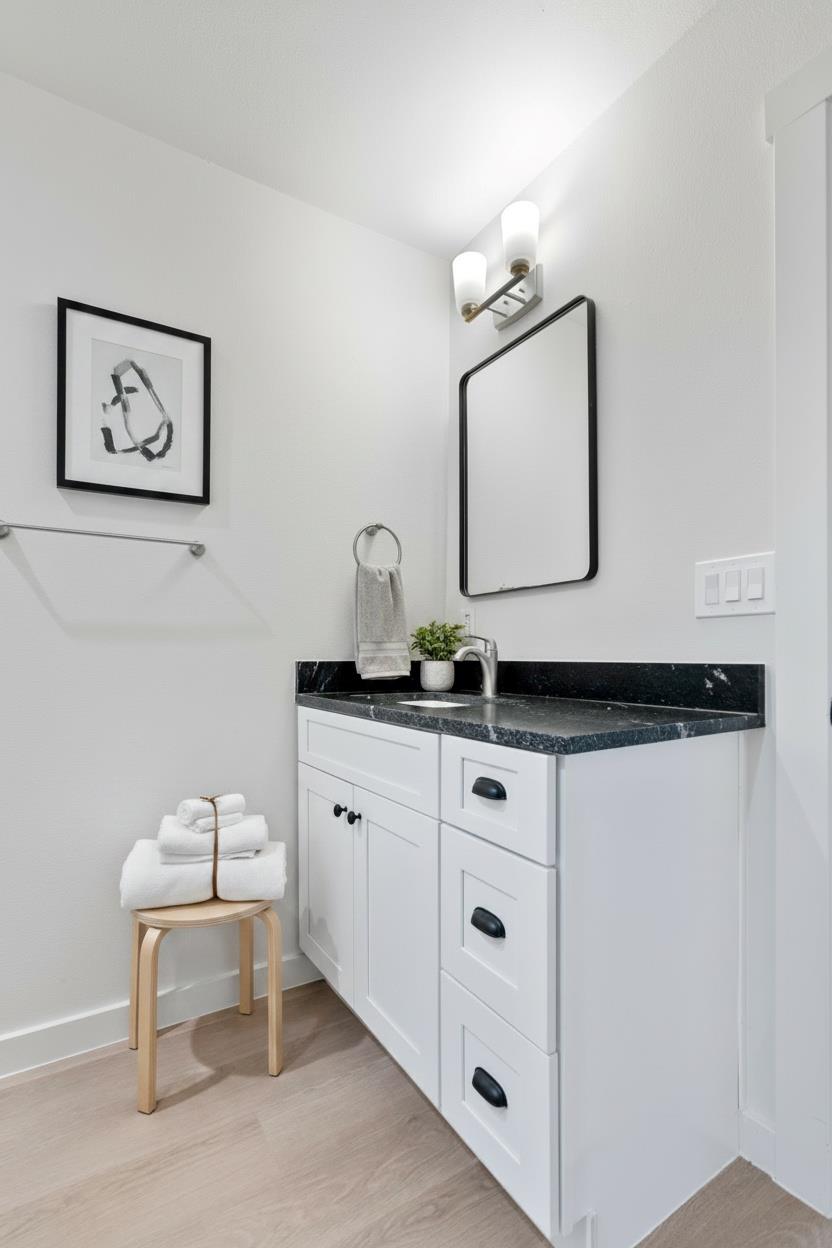 515 E 39th St #2 Property Photo 10