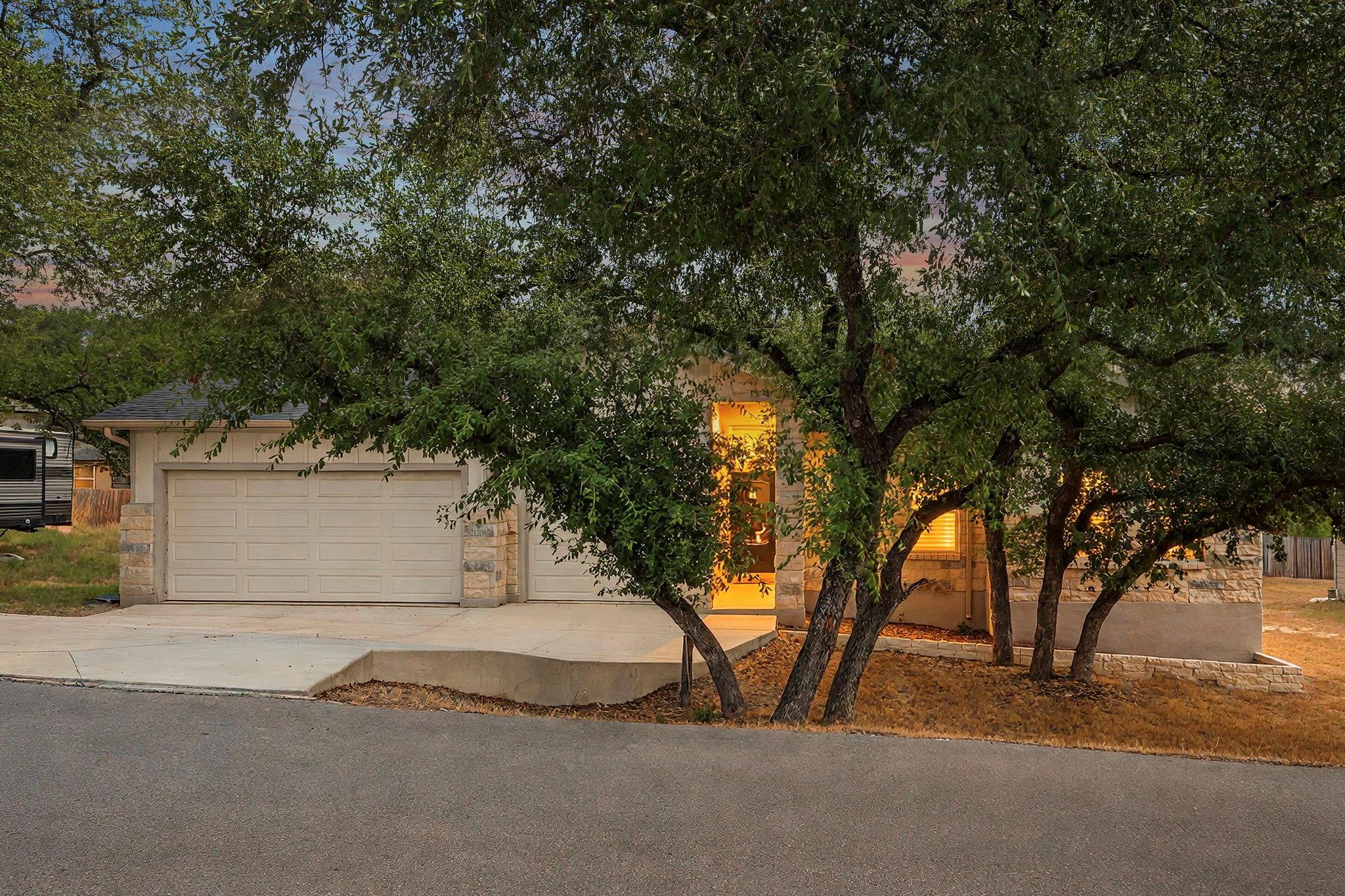 21208 Santa Rosa Ave