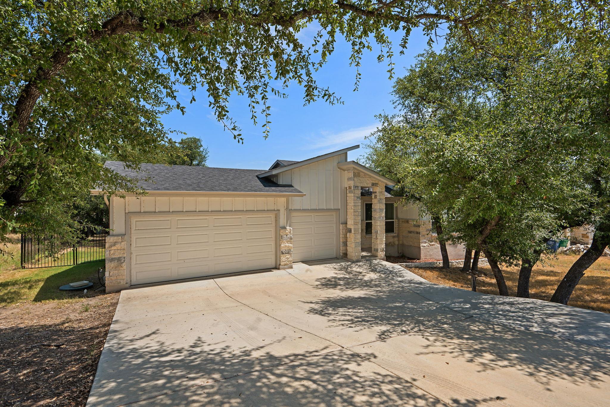 21208 Santa Rosa Ave Property Photo 4