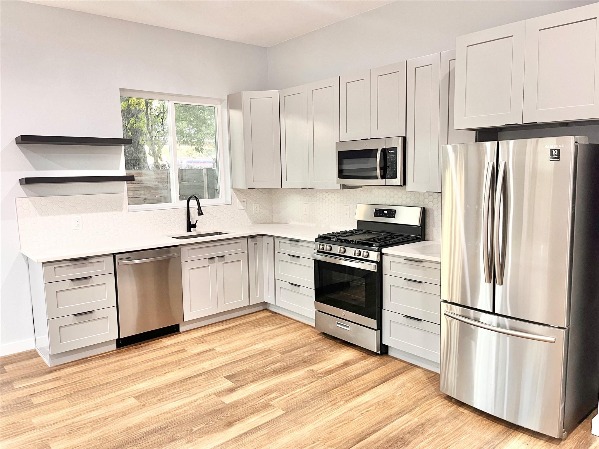 3508 Robinson Ave #b Property Photo 2