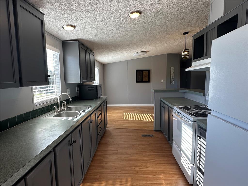 401 County Road 248 None Property Photo 4