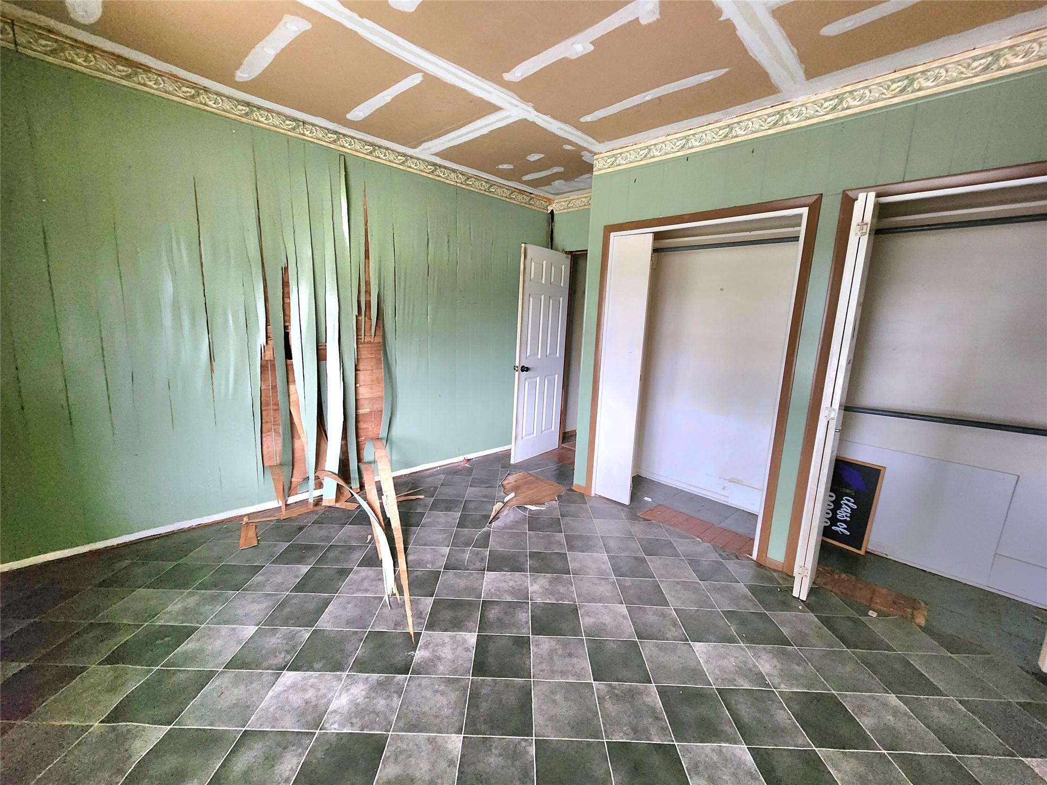 123 E Davis St Property Photo 11