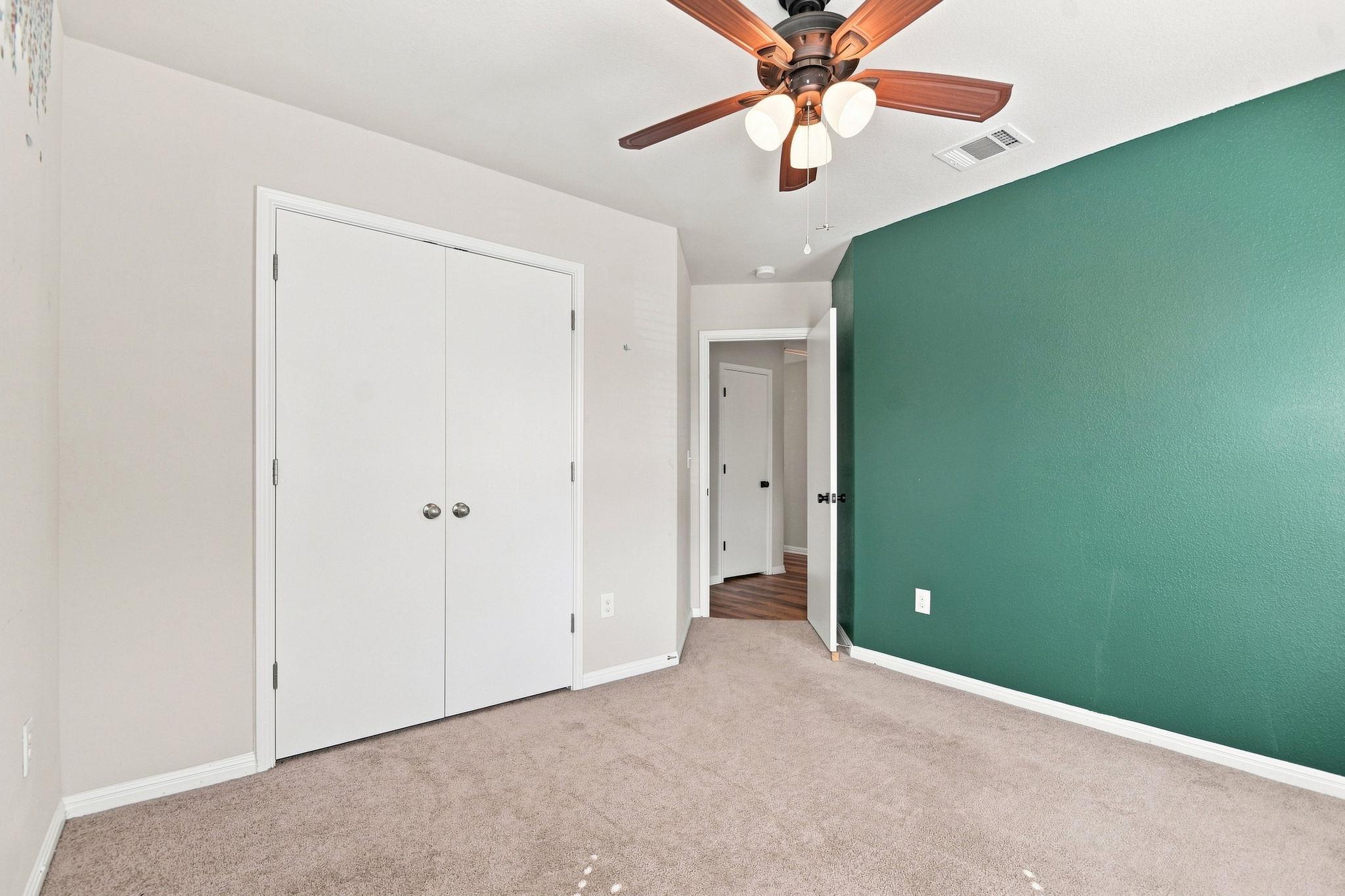 241 Eagle Brook Ln Property Photo 14