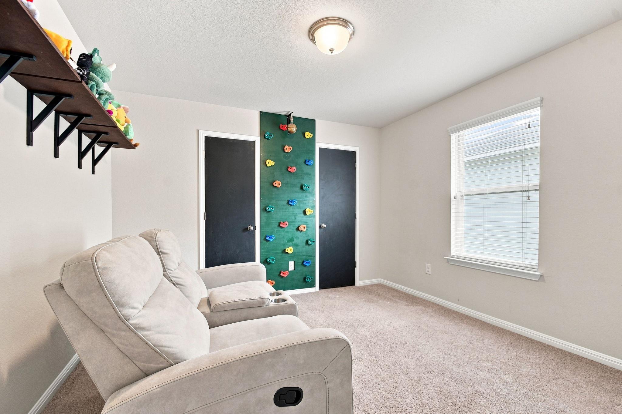 241 Eagle Brook Ln Property Photo 17