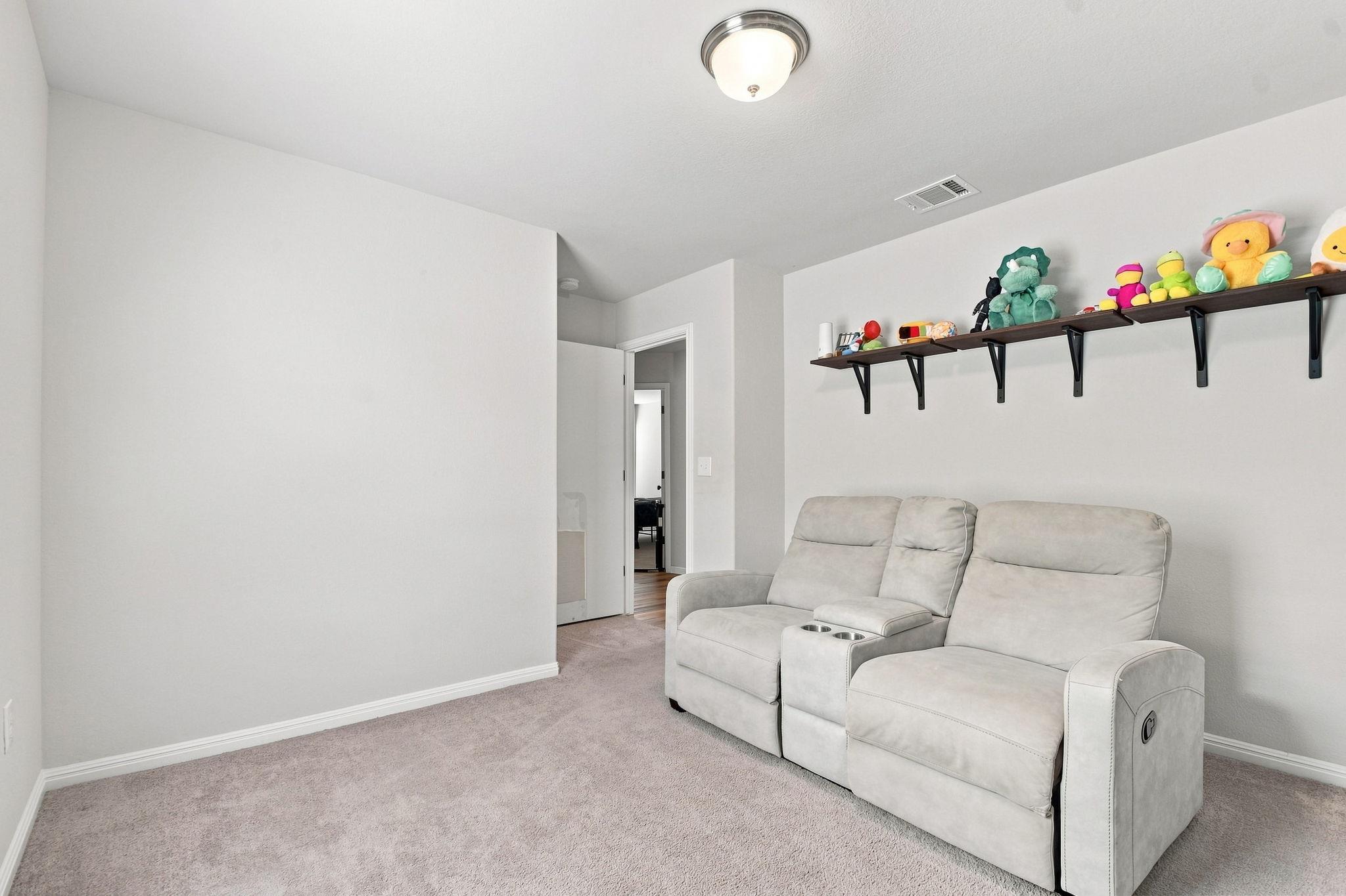 241 Eagle Brook Ln Property Photo 18