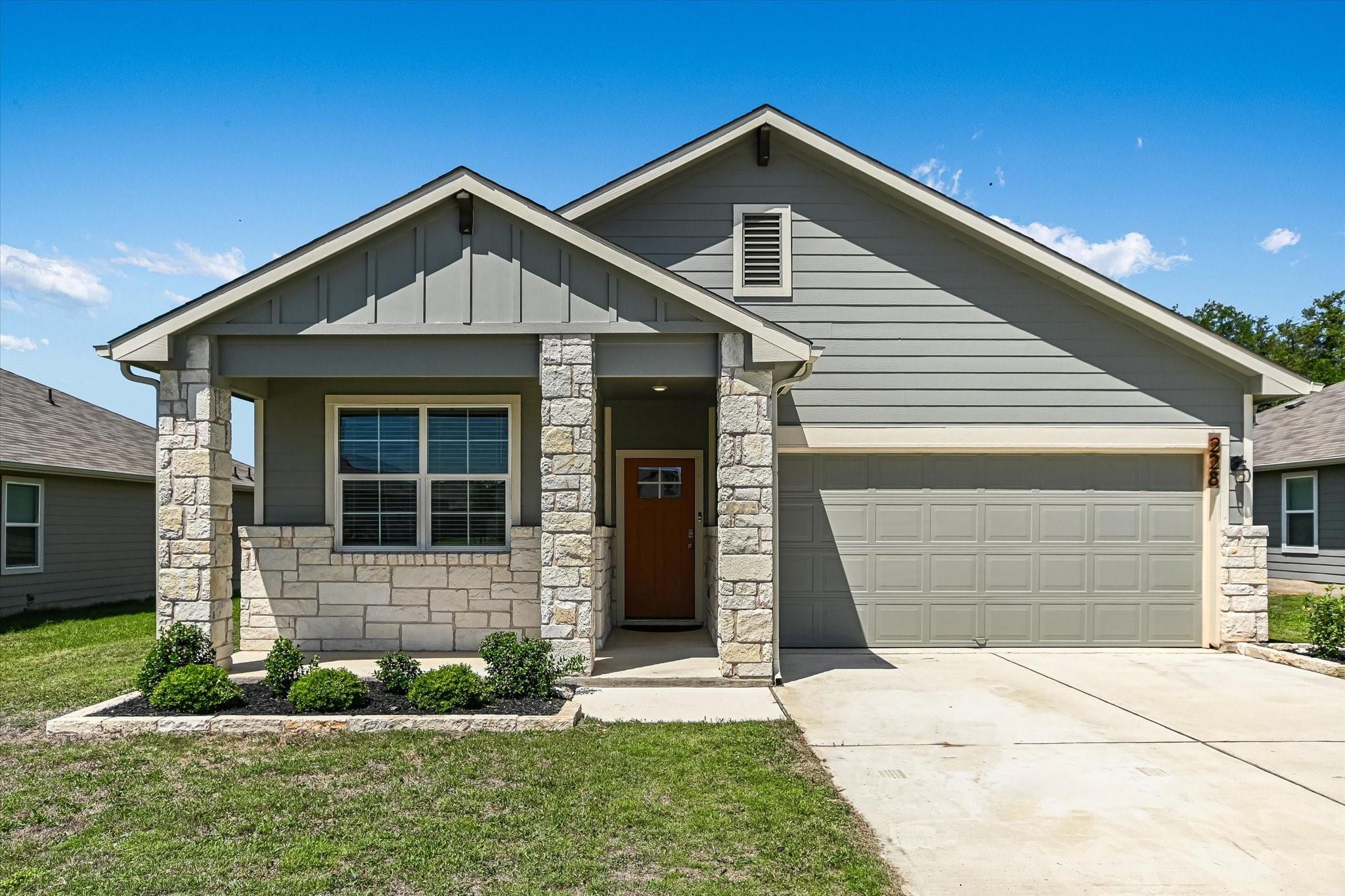 228 Bunting Ln Property Photo