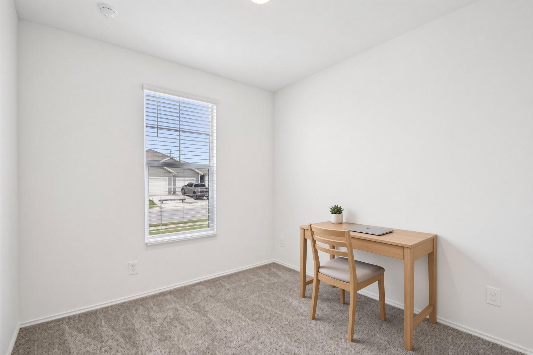 599 Arnold Loop #b Property Photo 8