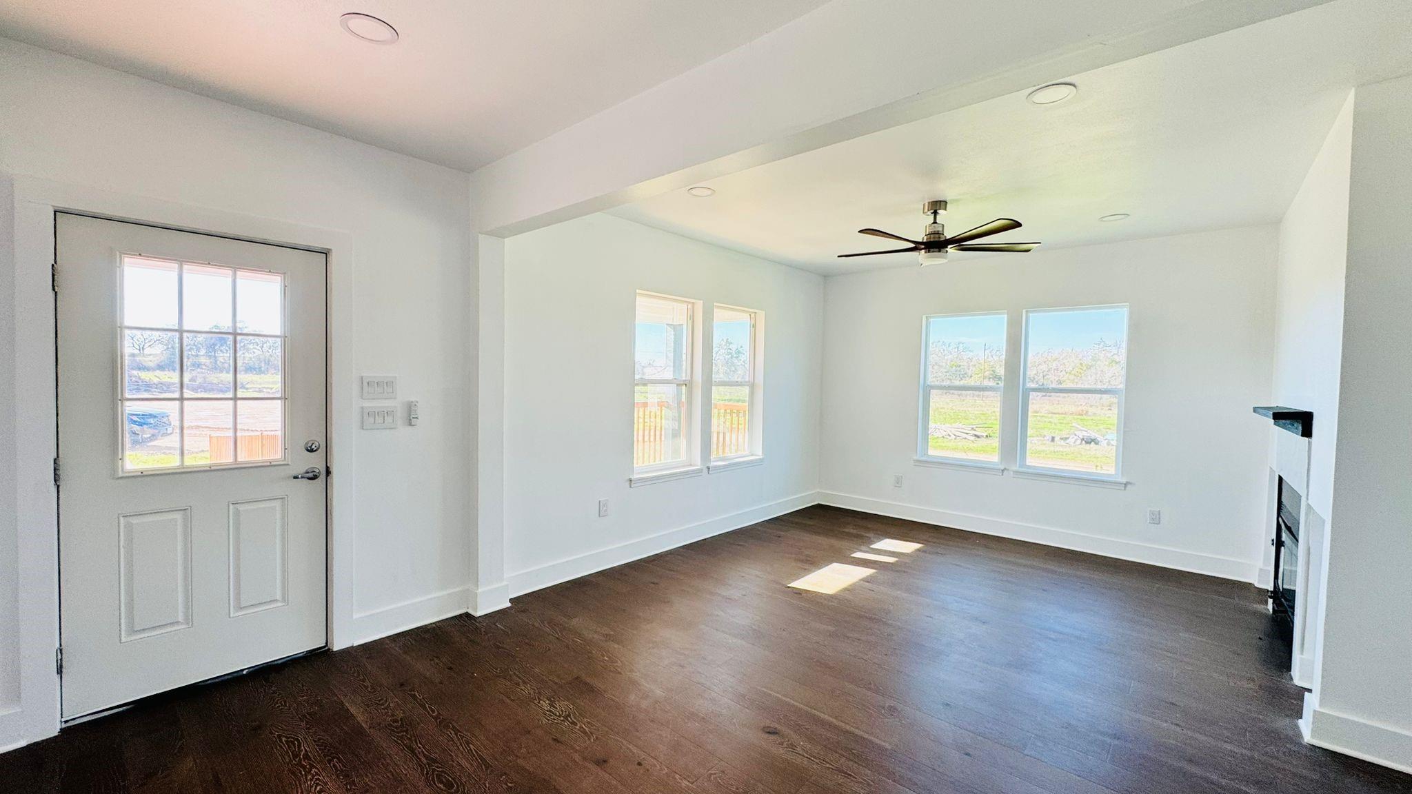 1084 Fm 812 Property Photo 9