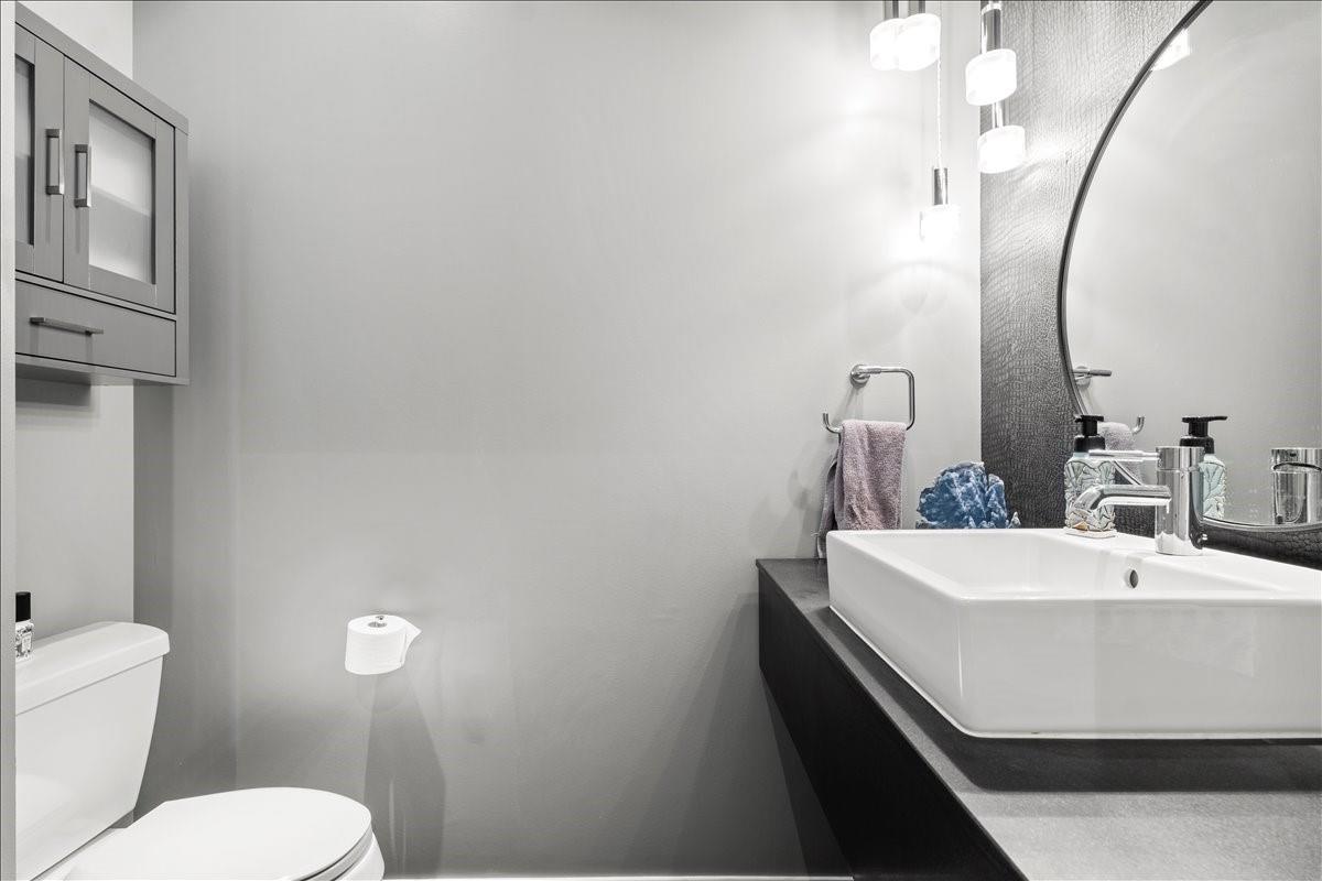 210 Lavaca St 2311 Property Photo 16