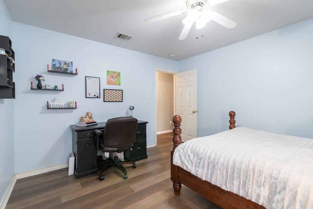2200 Grove Dr Property Photo 24