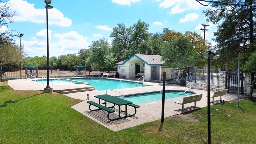 2200 Grove Dr Property Photo 31