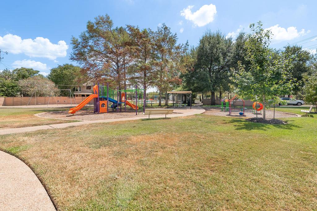 2200 Grove Dr Property Photo 33